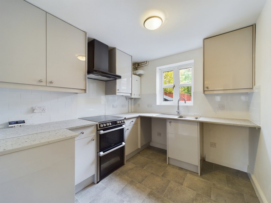 3 bedroom House for Letting Stirling Close, Hitchin, Hertfordshire