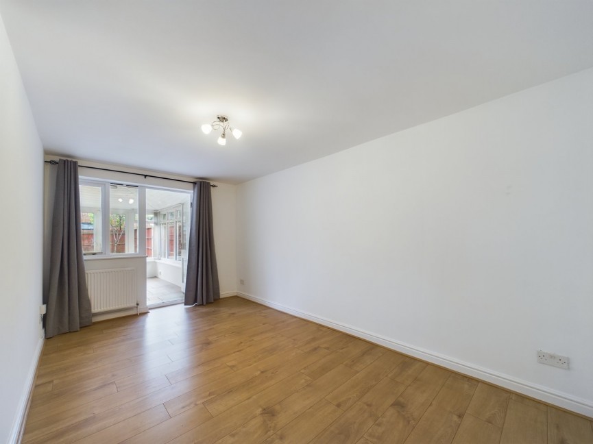 3 bedroom House for Letting Stirling Close, Hitchin, Hertfordshire