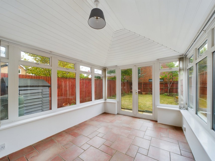 3 bedroom House for Letting Stirling Close, Hitchin, Hertfordshire
