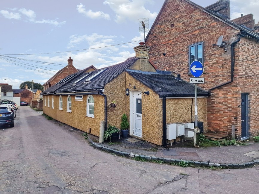 1 bedroom Bungalow for Sale Ampthill, Bedfordshire