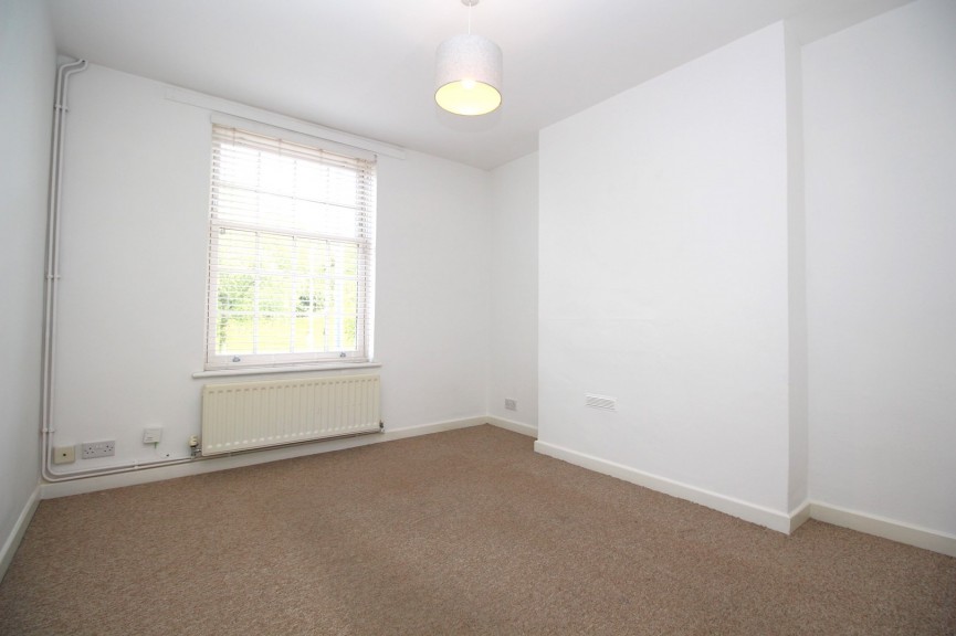 2 bedroom Flat for Letting Whinbush Road, Hitchin, Hertfordshire