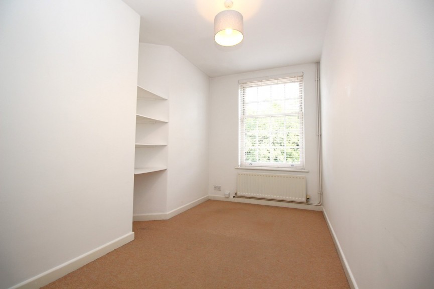 2 bedroom Flat for Letting Whinbush Road, Hitchin, Hertfordshire