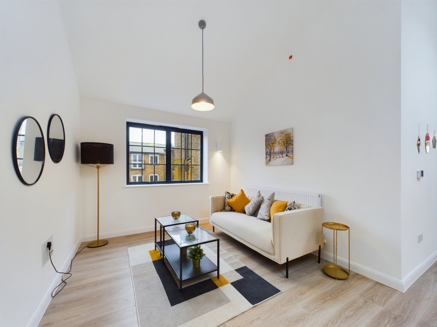 1 bedroom Flat for Letting Rear of 10 Bucklersbury, Hitchin, Hertfordshire