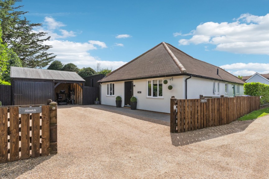 3 bedroom Bungalow for Sale Little Wymondley, Hitchin, Hertfordshire