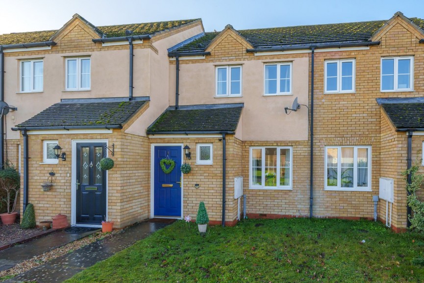 2 bedroom House for Sale Siskin Close, Royston, Hertfordshire