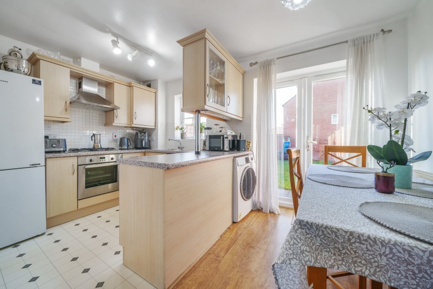 2 bedroom House for Sale Siskin Close, Royston, Hertfordshire