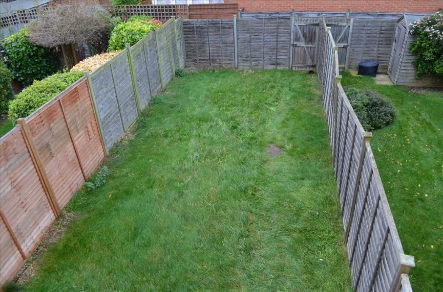 2 bedroom House for Sale Siskin Close, Royston, Hertfordshire