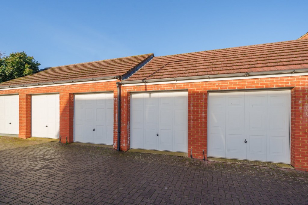 Siskin Close, Royston, Hertfordshire