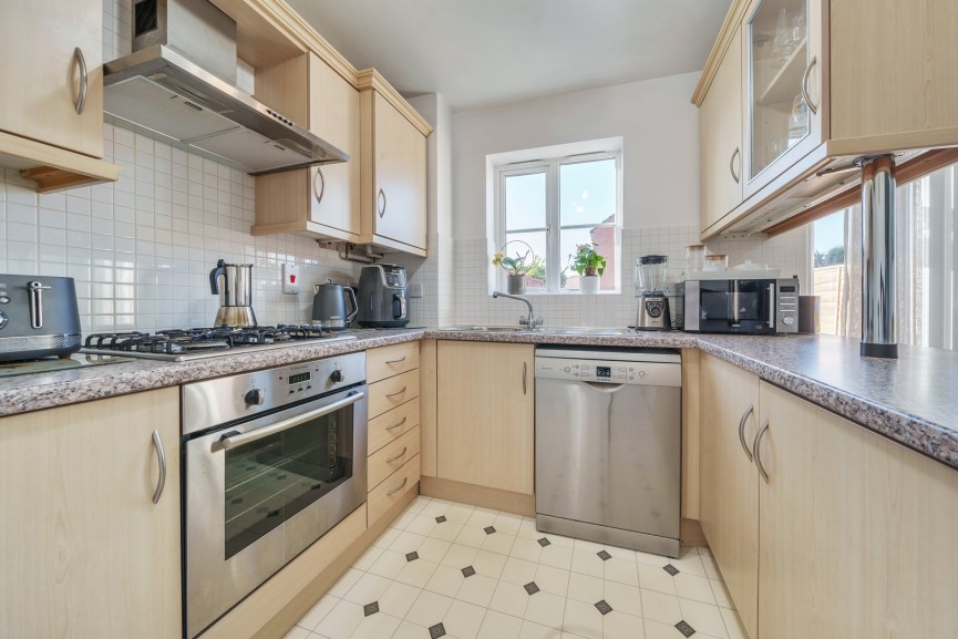 2 bedroom House for Sale Siskin Close, Royston, Hertfordshire
