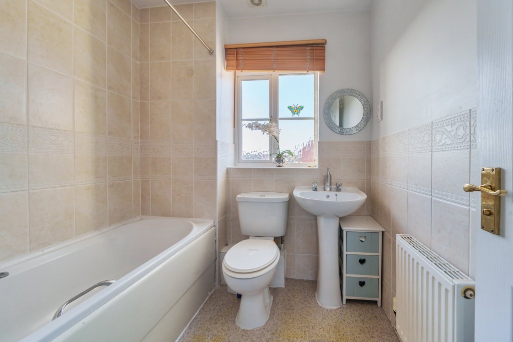 Siskin Close, Royston, Hertfordshire