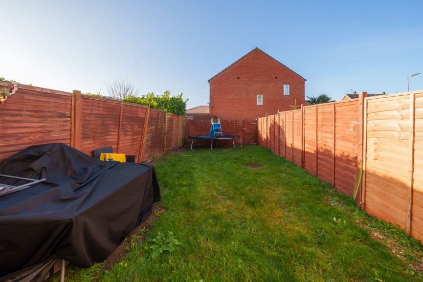 2 bedroom House for Sale Siskin Close, Royston, Hertfordshire