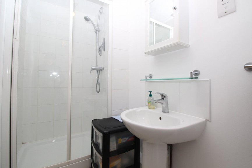 2 bedroom Apartment for Letting Walsworth Road, Hitchin, Hertfordshire