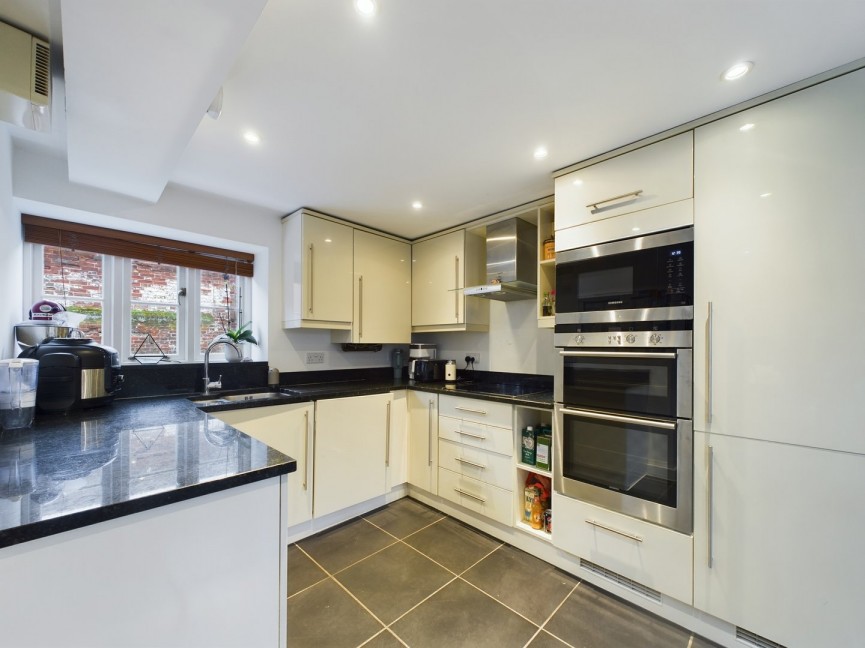 3 bedroom House for Sale Bancroft, Hitchin, Hertfordshire