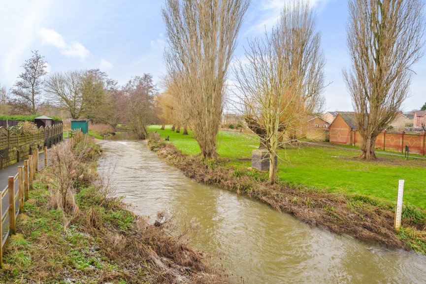 4 bedroom House for Sale North Bridge Street, Shefford, Bedfordshire