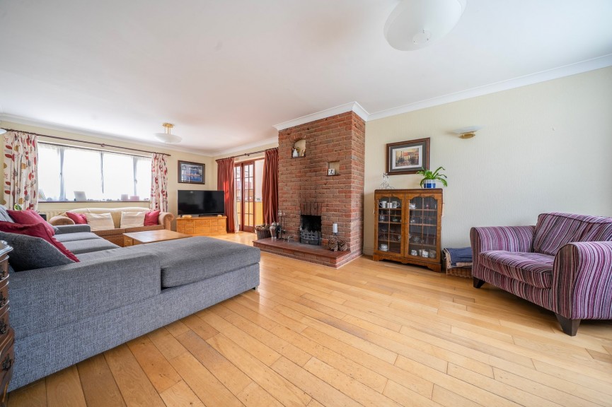 5 bedroom House for Sale High Street, Flitton, Bedfordshire