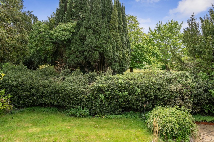 5 bedroom House for Sale High Street, Flitton, Bedfordshire