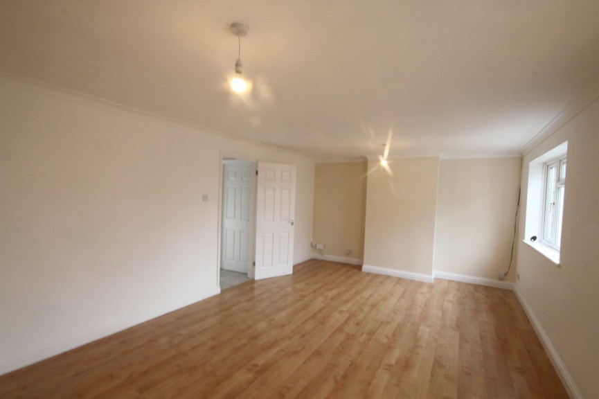 3 bedroom House for Letting Hyde Avenue, Stotfold, Hertfordshire