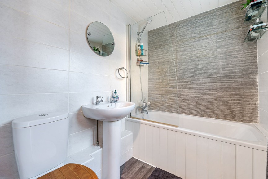 3 bedroom House for Sale High Road, Shillington, Bedfordshire