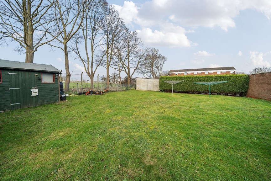2 bedroom Flat for Sale Bedford Road, Henlow, Bedfordshire