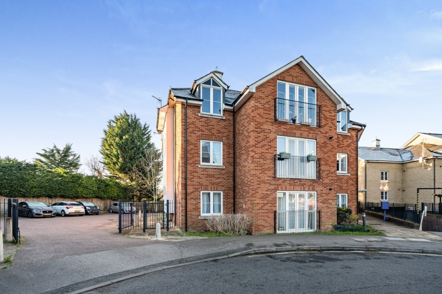 1 bedroom Flat for Sale River View, Shefford, Bedfordshire