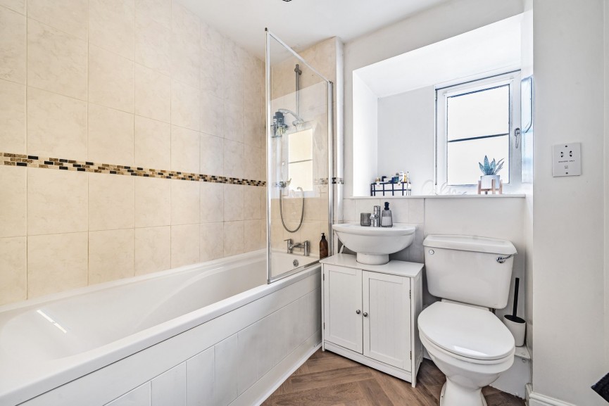 1 bedroom Flat for Sale River View, Shefford, Bedfordshire