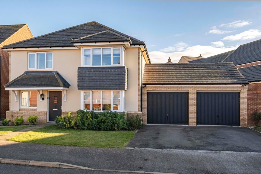 4 bedroom House for Sale Harrow Way, Shefford, Bedfordshire