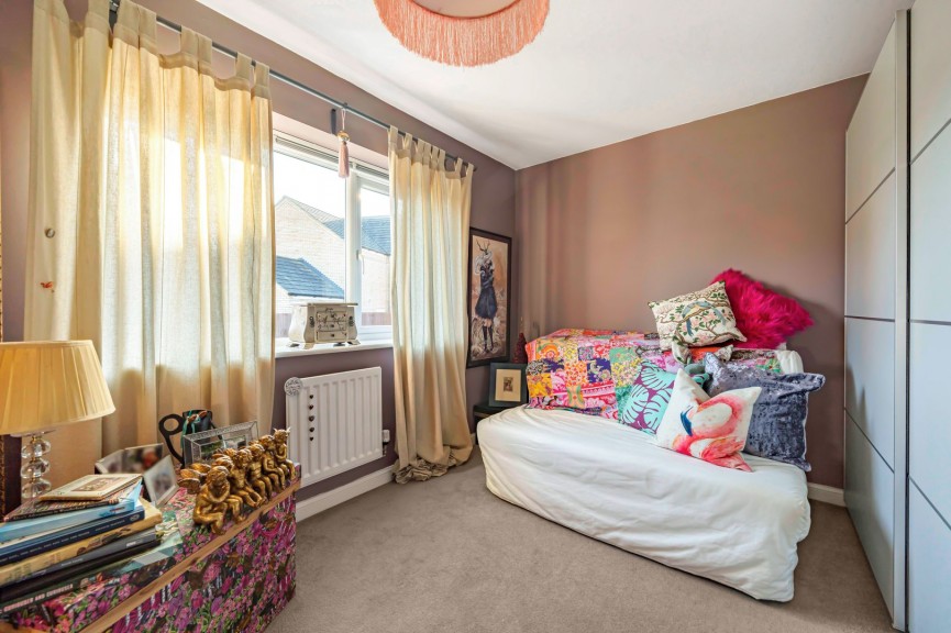 4 bedroom House for Sale Harrow Way, Shefford, Bedfordshire