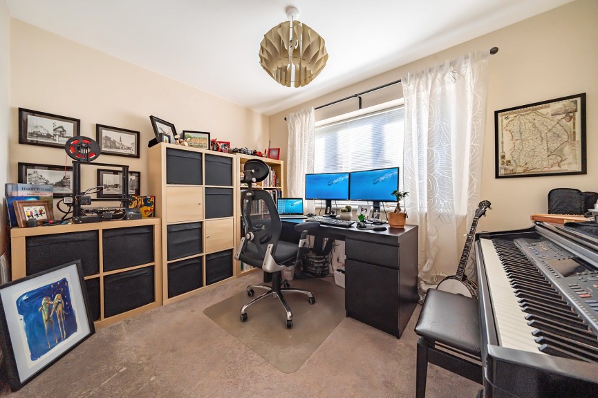 4 bedroom House for Sale Harrow Way, Shefford, Bedfordshire