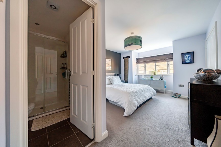 4 bedroom House for Sale Harrow Way, Shefford, Bedfordshire