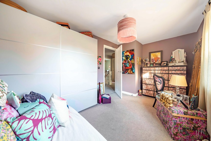 4 bedroom House for Sale Harrow Way, Shefford, Bedfordshire
