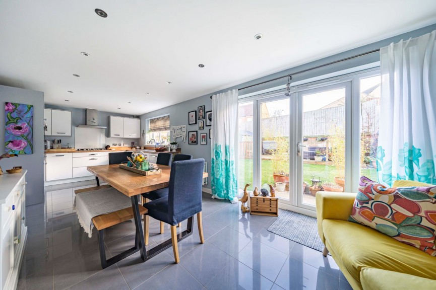 4 bedroom House for Sale Harrow Way, Shefford, Bedfordshire