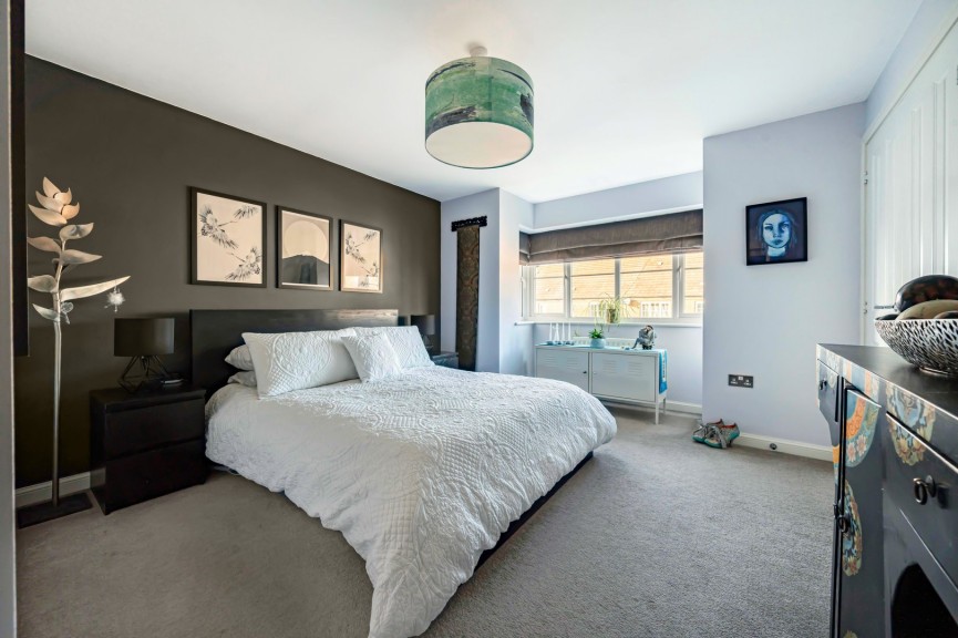 4 bedroom House for Sale Harrow Way, Shefford, Bedfordshire