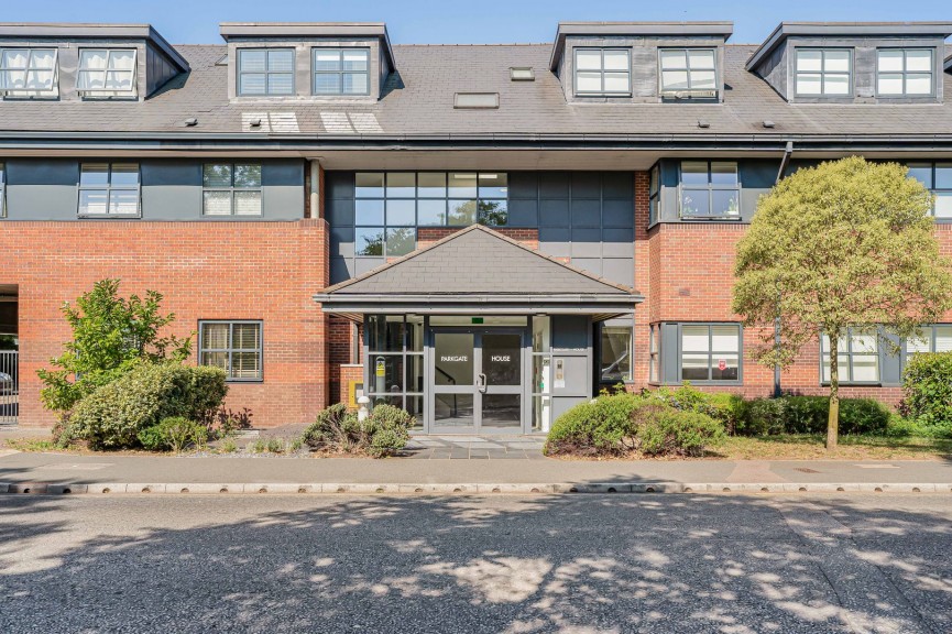 2 bedroom Property for Sale Great North Road, Hatfield, Hertfordshire