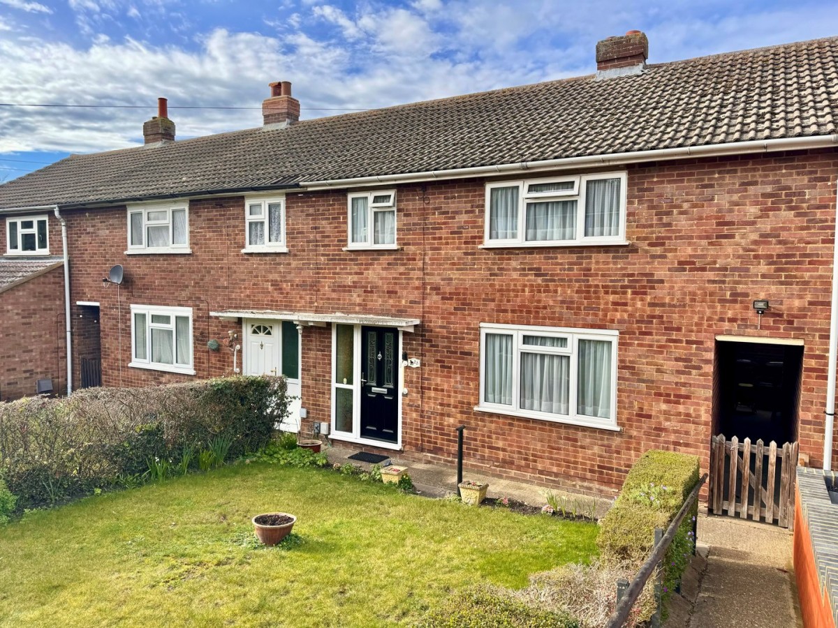 3 bedrooms Terraced House for Sale in Ivel Way, Baldock, Hertfordshire