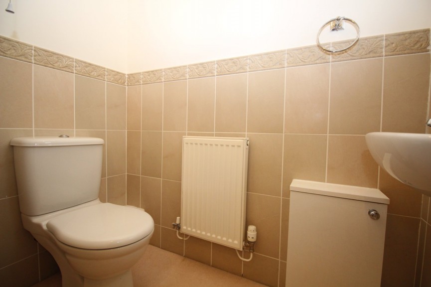 3 bedroom House for Letting Signal Close, Lower Stondon, Bedfordshire