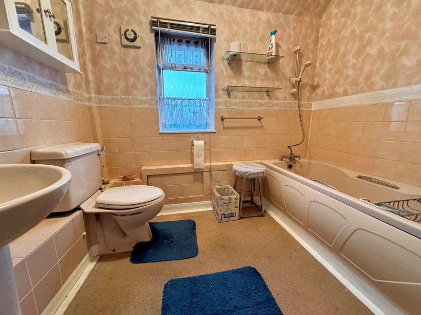 3 bedroom House for Sale London Road, Baldock, Hertfordshire