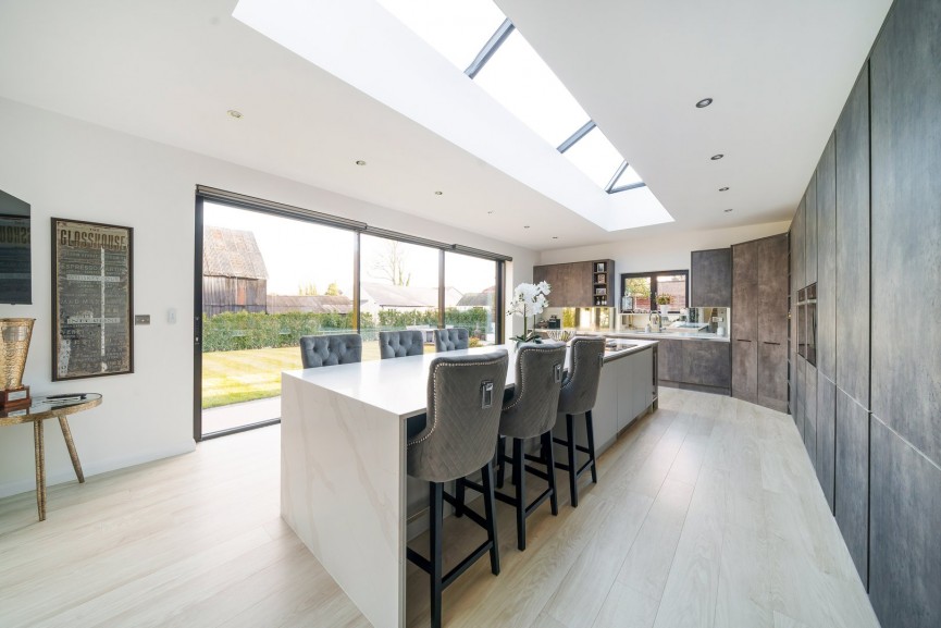 4 bedroom House for Sale Station Road, Lower Stondon, Bedfordshire