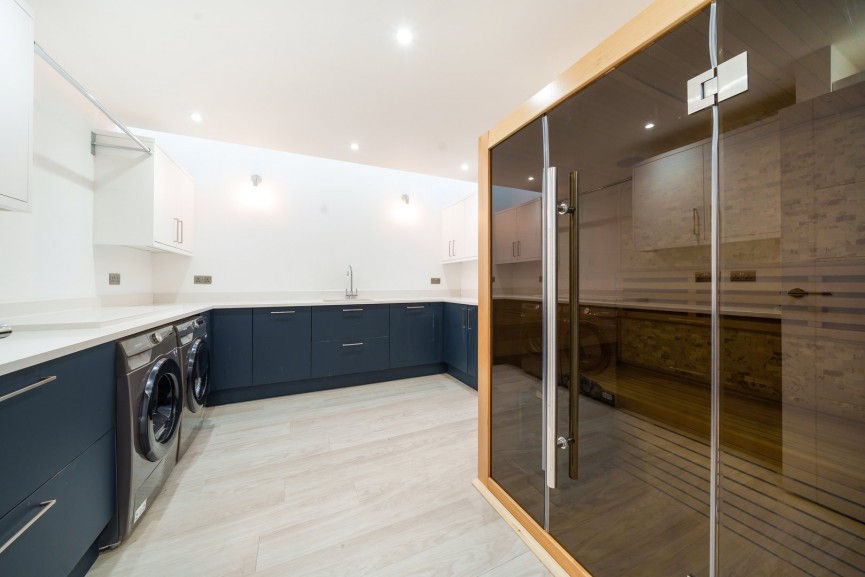 4 bedroom House for Sale Station Road, Lower Stondon, Bedfordshire
