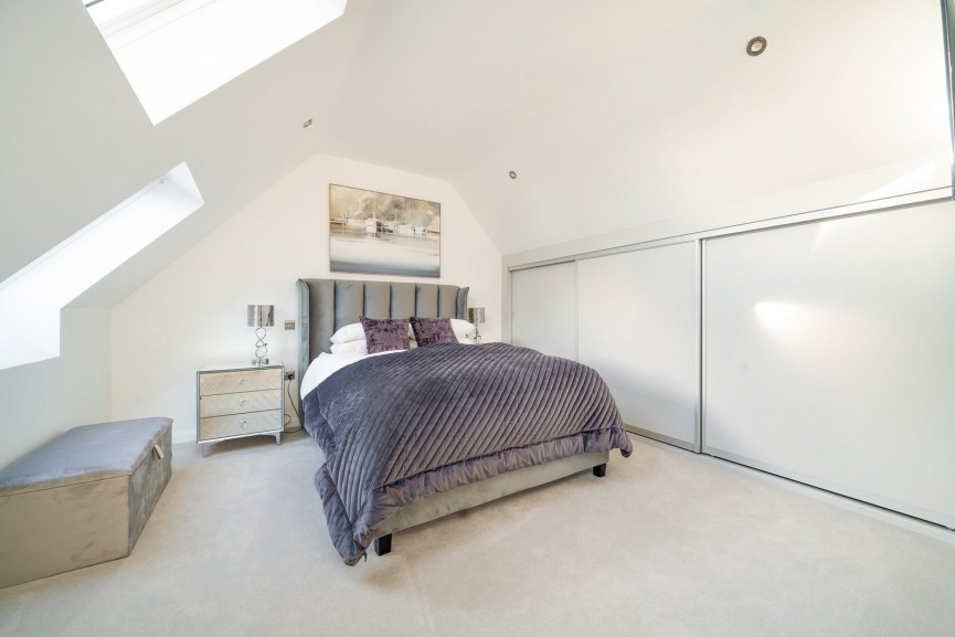4 bedroom House for Sale Station Road, Lower Stondon, Bedfordshire