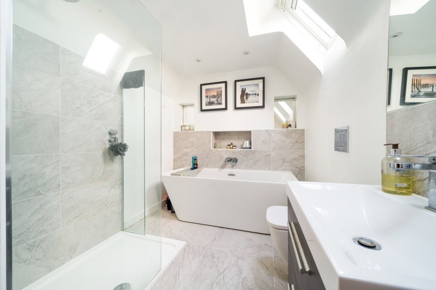 4 bedroom House for Sale Station Road, Lower Stondon, Bedfordshire