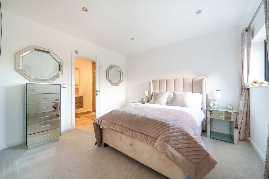 4 bedroom House for Sale Station Road, Lower Stondon, Bedfordshire