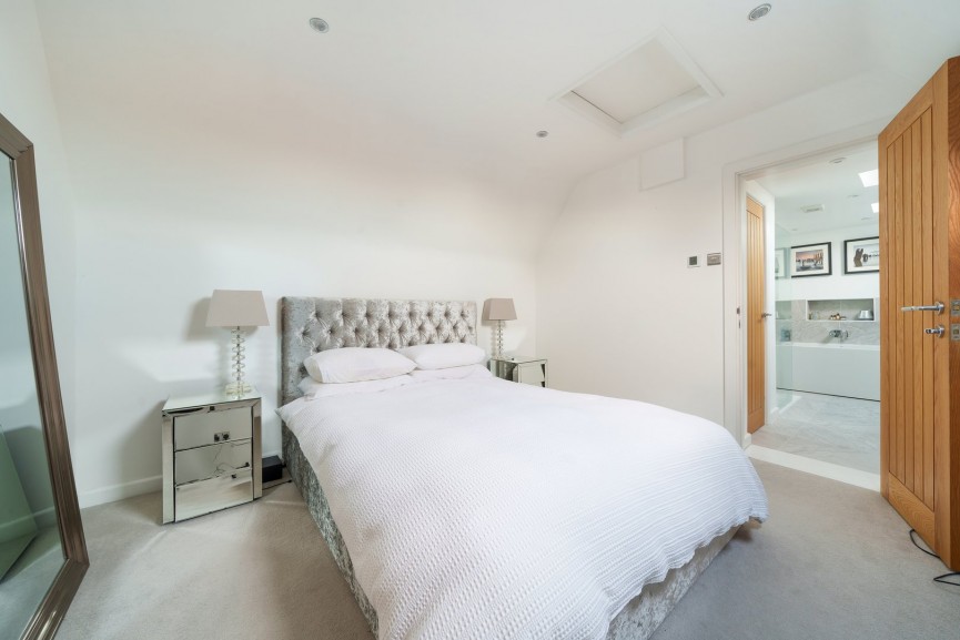 4 bedroom House for Sale Station Road, Lower Stondon, Bedfordshire