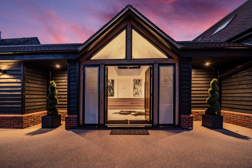 4 bedroom House for Sale Station Road, Lower Stondon, Bedfordshire