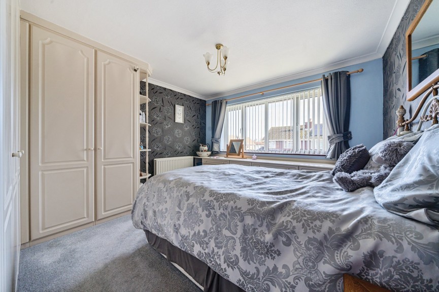 3 bedroom House for Sale Poplar Drive, Royston, Hertfordshire