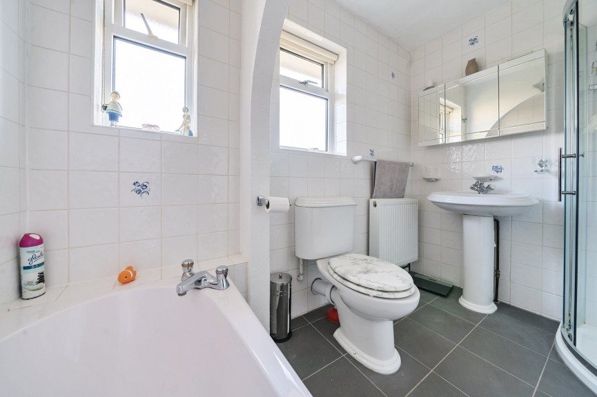 3 bedroom House for Sale Poplar Drive, Royston, Hertfordshire