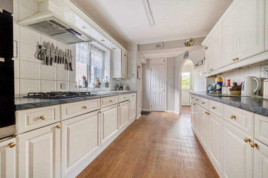 3 bedroom House for Sale Poplar Drive, Royston, Hertfordshire