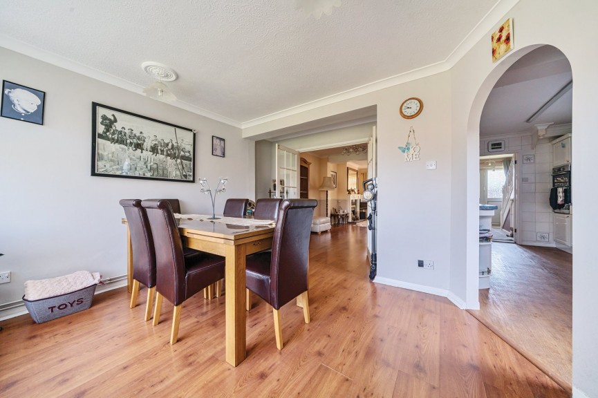 3 bedroom House for Sale Poplar Drive, Royston, Hertfordshire