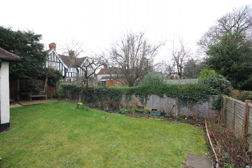 2 bedroom Bungalow for Sale The Dale, Letchworth Garden City, Hertfordshire