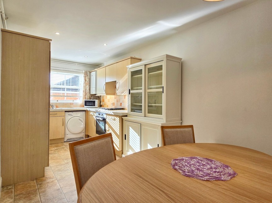 2 bedroom Flat for Sale Moor Pond Piece, Ampthill, Bedfordshire