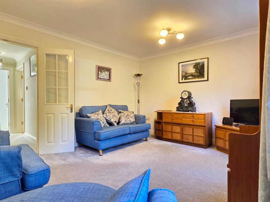 2 bedroom Flat for Sale Moor Pond Piece, Ampthill, Bedfordshire
